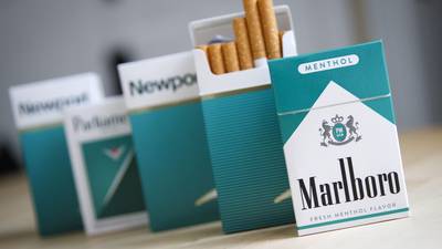 Agência reguladora propõe proibir cigarros mentolados nos Estados Unidosdfd