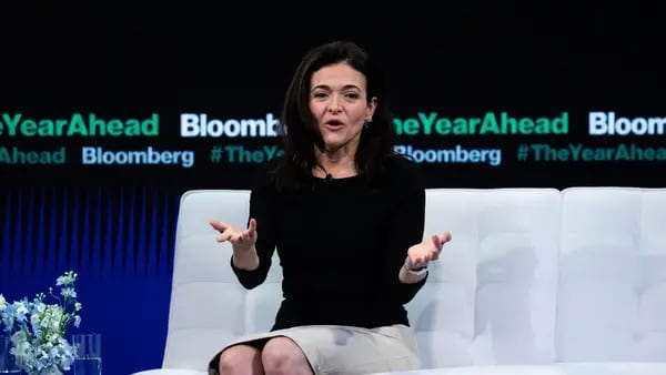 Sheryl Sandberg, la mano derecha de Zuckerberg, deja su cargo como COO de Metadfd