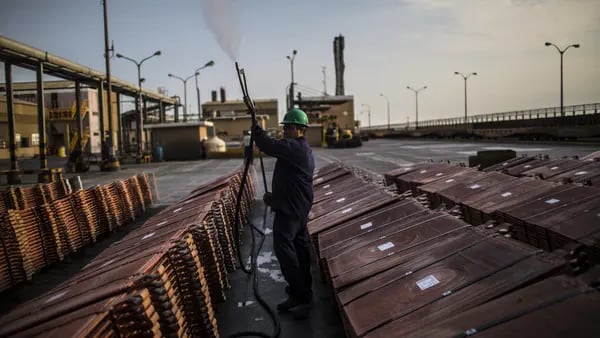 Southern Copper eleva pronóstico de producción en medio de un mercado de metales ajustadodfd