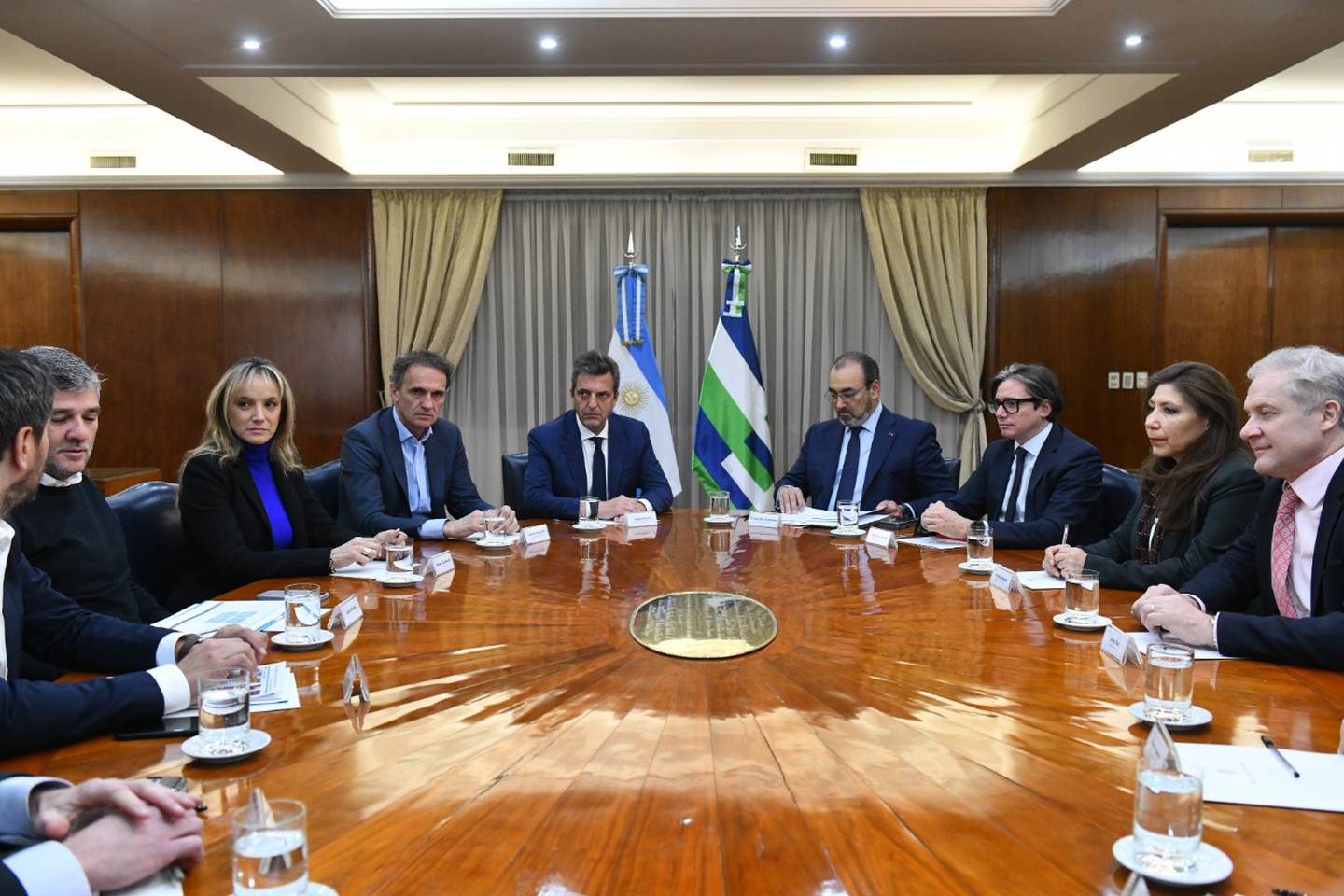 El ministro se reunió días atrás con el Presidente Ejecutivo de CAF-Banco de Desarrollo de América Latina.