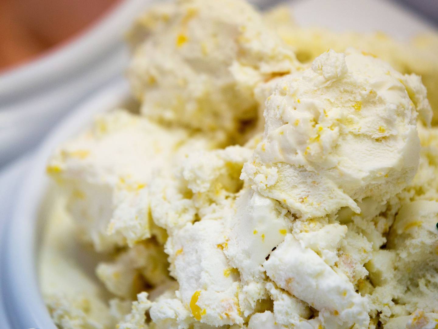 El helado de melocotón con zinfandel blanco se encuentra en una nevera de Mercer's Dairy en Boonville, Nueva York, Estados Unidos, el viernes 25 de julio de 2014.
