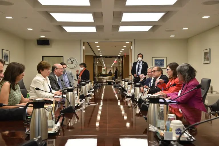 Funcionarios del Gobierno argentino se reunieron con autoridades del organismo multilateraldfd