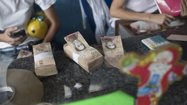 Maduro anuncia aumento al salario mínimo integral indexado de Venezueladfd