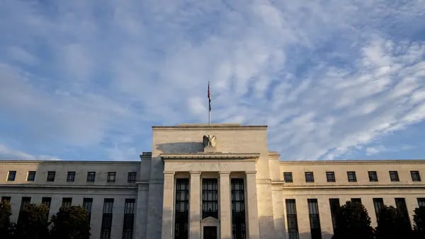 JPMorgan y Evercore ven mayores alzas de tasas de la Fed tras reporte de empleodfd
