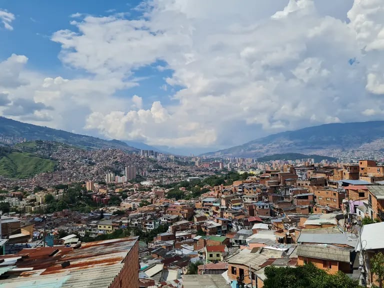 Vista panorámica de la Comuna 13, en Medellín, Colombia.dfd