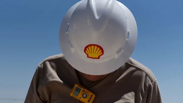 Shell contrata fabricante de navios-plataforma para avançar em projeto no Brasil dfd