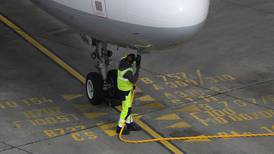 Cemex tiene un plan para aportar combustible sostenible a la aviación