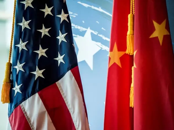 EUA têm buscado cada vez mais usar ferramentas econômicas e comerciais em sua competição com a China. E vice-versa