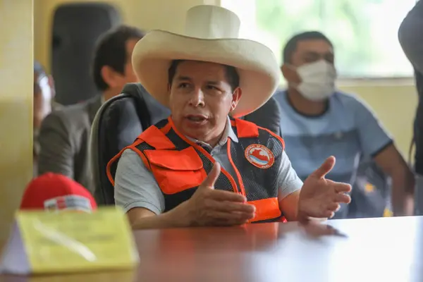 Presidente de Perú dice que reuniones en su domicilio tuvieron carácter “personal”; declara estado de emergencia tras terremoto al norte del Perú.