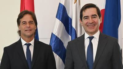 Presidente de BBVA dice que Uruguay es “ejemplo” en LatAm por energías renovablesdfd