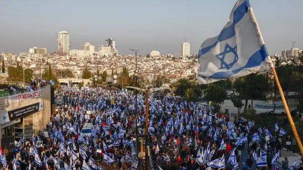 Crísis gemelas dividen a la sociedad israelí y ponen presión sobre Netanyahudfd