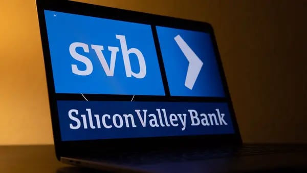 SVB busca un salvador luego de que reguladores cierren el bancodfd
