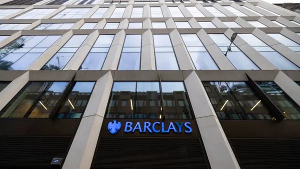 Desastrosos efectos de cambio climático harán colapsar principales divisas: Barclaysdfd