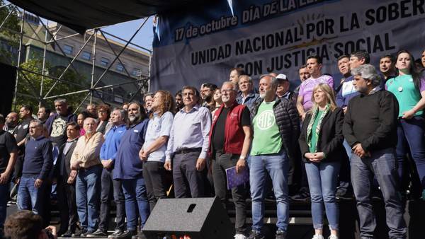 La Cámpora, sindicatos y movimientos piden nueva Constitución y critican al Gobierno argentinodfd