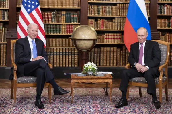 El presidente de EE.UU. y el presidente de Rusia, Vladimir Putin, en Ginebra, Suiza.