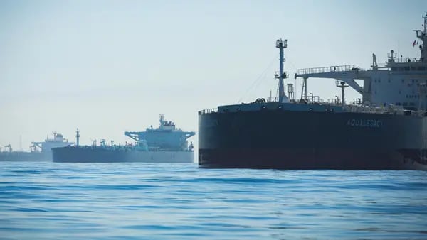 Operadores de petróleo apuestan por un precio de US$250 en junio por riesgos geopolíticosdfd