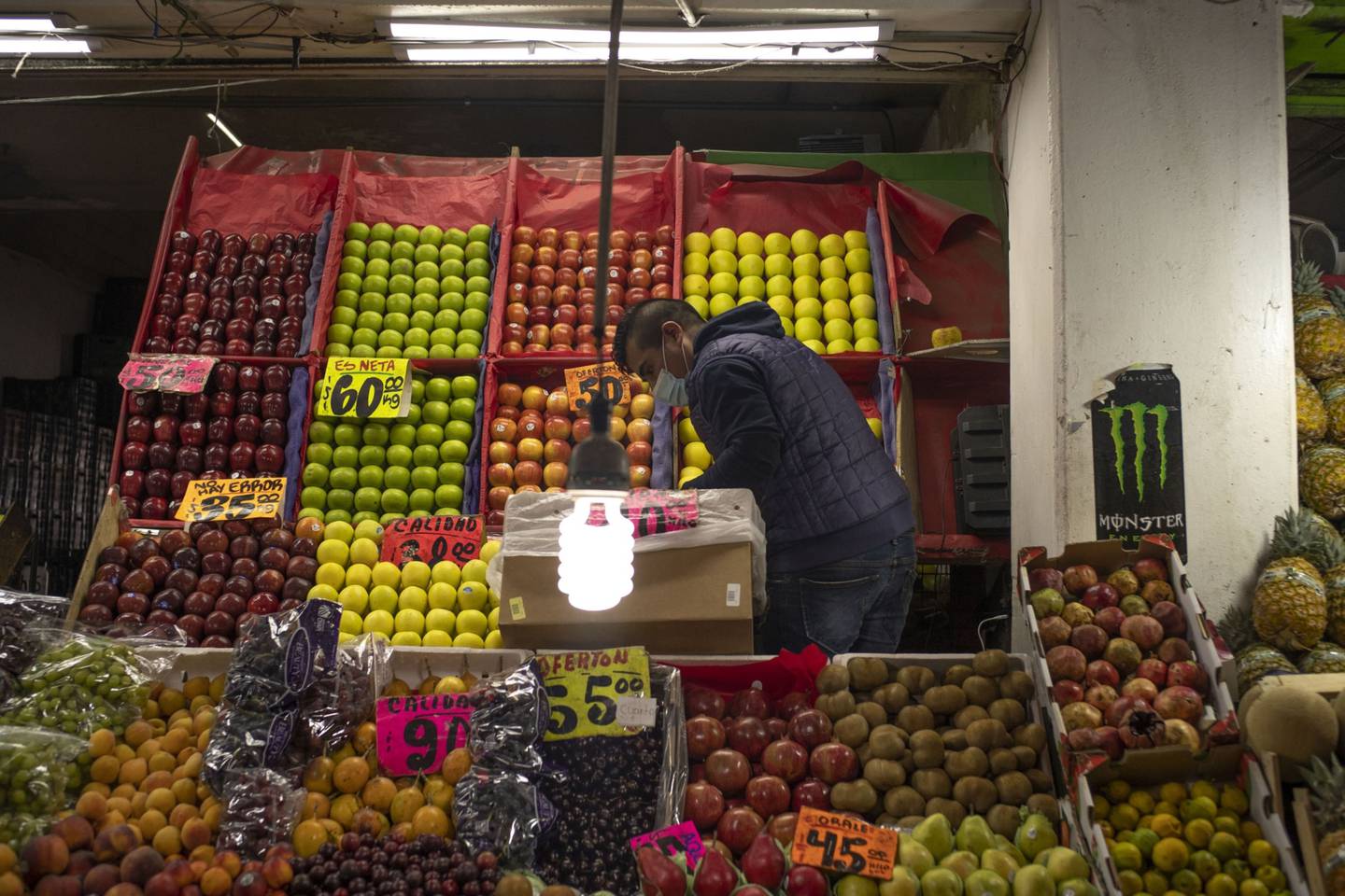 Mercado de la Central de Abastos en Ciudad de México. La inflación presiona al alza en diferentes países de la región (Foto: Alejandro Cegarra/Bloomberg)dfd