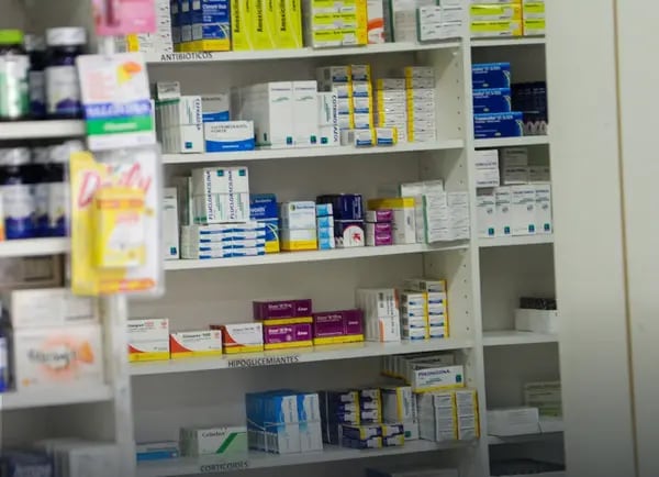 Farmacias Ahumada vendida a un consorcio chileno