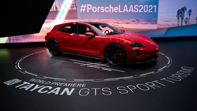 Porsche vai ampliar linha de carros elétricos com 718 Boxsterdfd