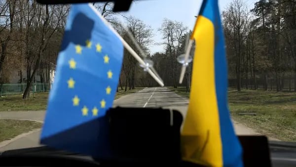 Unión Europea le da oficialmente a Ucrania estatus de candidato al bloquedfd