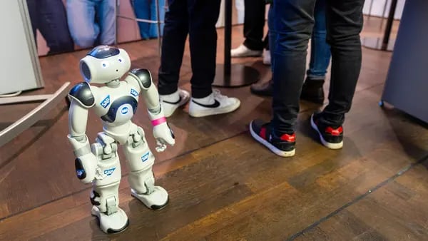 Apple estuda desenvolver robôs para casa depois de desistir de carros elétricosdfd