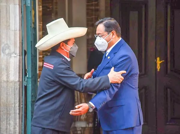 El presidente fue recibido por su par Luis Arce, previo al Encuentro Presidencial y VI Gabinete Binacional Perú - Bolivia.