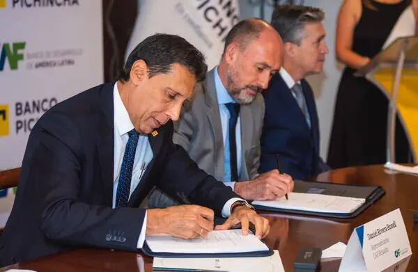 La CAF entregó un préstamo por US$45 millones Banco Pichincha.