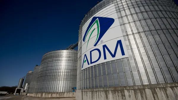 ADM, gigante agrícola, cai 24% na bolsa após investigação de práticas contábeisdfd