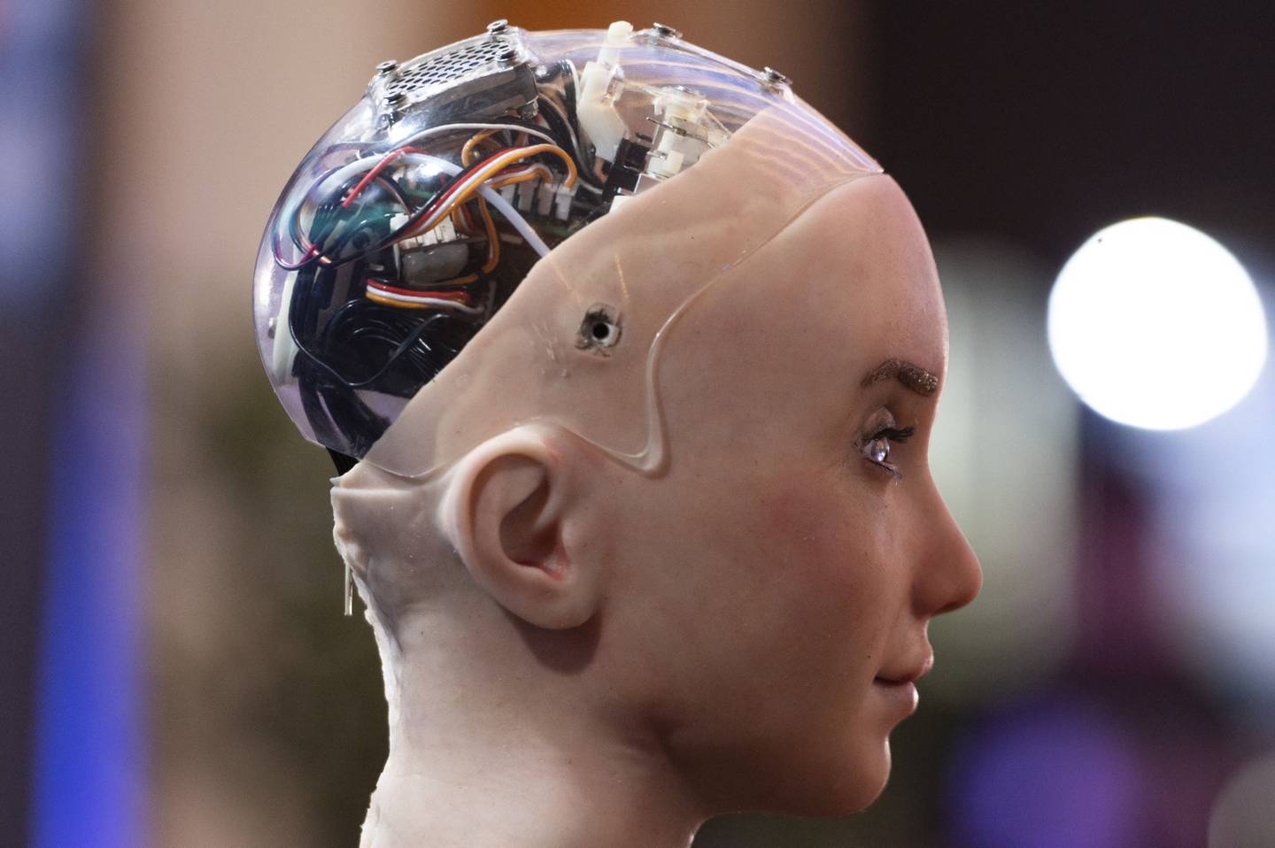 Sophia AI, robot de aspecto humano desarrollado por Hanson Robotics Inc, en TOKEN2049 en Singapur, el jueves 29 de septiembre de 2022. El evento de criptomonedas durará hasta el 29 de septiembre. Fotógrafo: Edwin Koo/Bloomberg