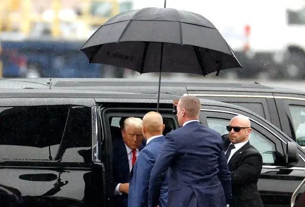 Donald Trump llega al Aeropuerto Nacional Reagan tras su comparecencia ante un tribunal federal en Washington, DC, el 3 de agosto.. Photographer: Tasos Katopodis/Getty Images