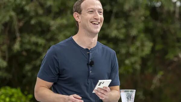 Mark Zuckerberg logra darle la vuelta a su ceño fruncidodfd