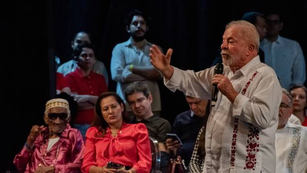 Lula con menos chances de ganar elecciones en primera vuelta tras debate: DataFolhadfd