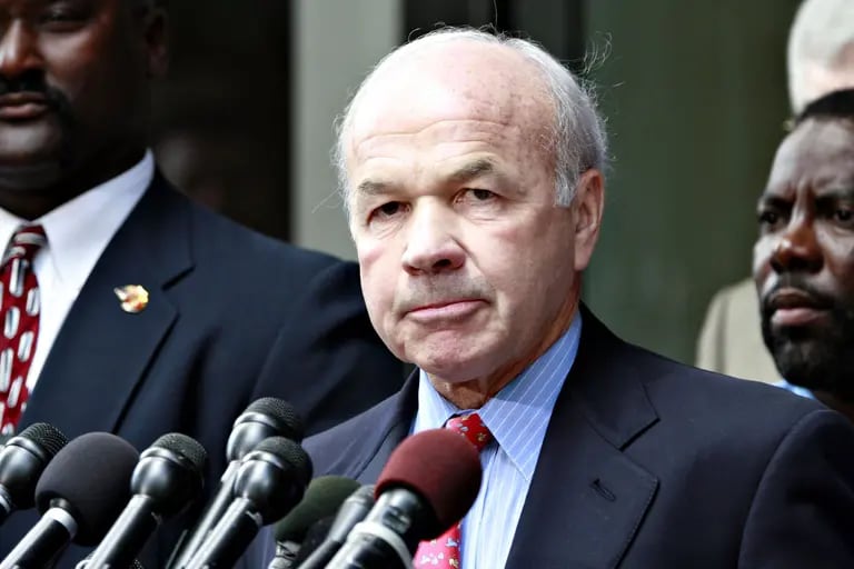 Kenneth Lay outside the Bob Casey Federal Courthouse in Houston, Texas, in 2006. Photographer: F. CARTER SMITH/Bloombergdfd