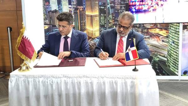 Dominicana y Qatar firman acuerdo que flexibiliza operaciones para carga aéreadfd