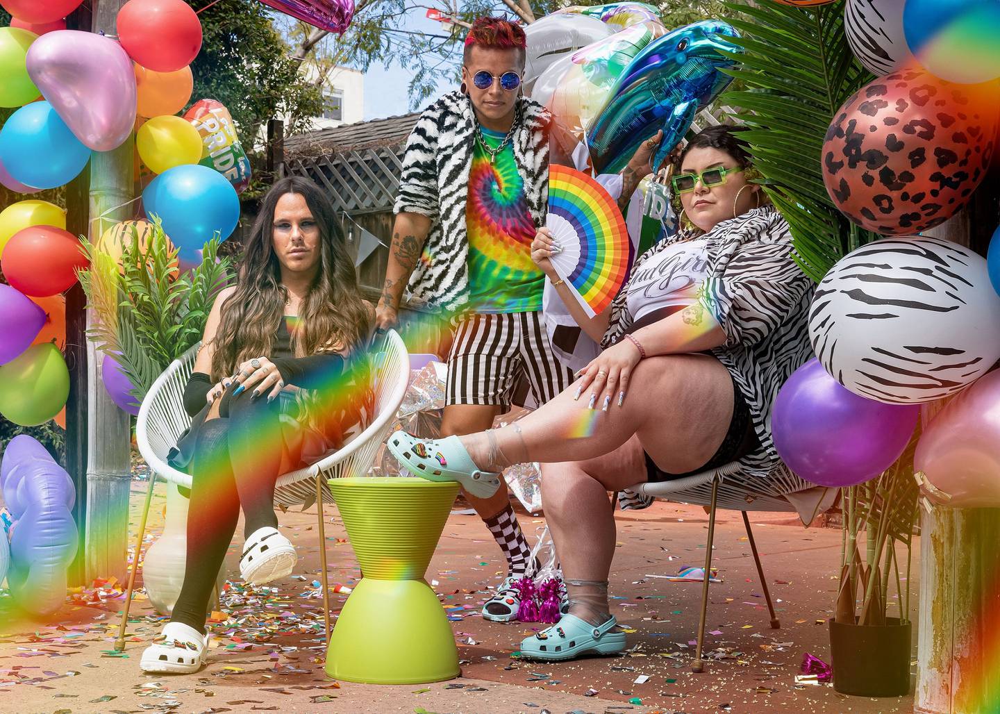 La marca Crocs lanzó una campaña especial en junio por el mes del orgullo LGBTI+.dfd