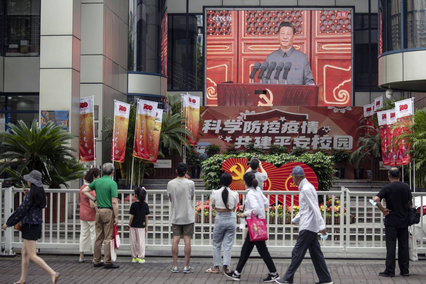 Un transmisión en vivo Xi Jinping  en la ceremonia que marca el centenario del Partido Comunista Chinoy. Fotógrafo: Qilai Shen/Bloomberg