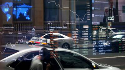 Ibovespa sobe na contramão de Wall Street, que cai com peso de dados fracos na Chinadfd