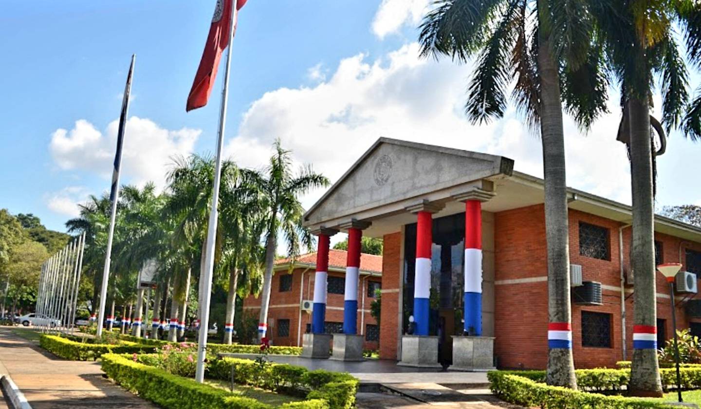 Universidad Nacional de Asunción, Paraguaydfd