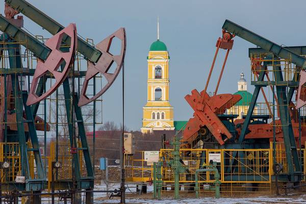 ¿Cuál es el precio del petróleo ruso? Prueba con US$52 el barrildfd