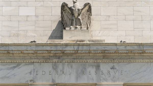 Fed dice que bancos que quieran operar cripto deben asegurar legalidaddfd