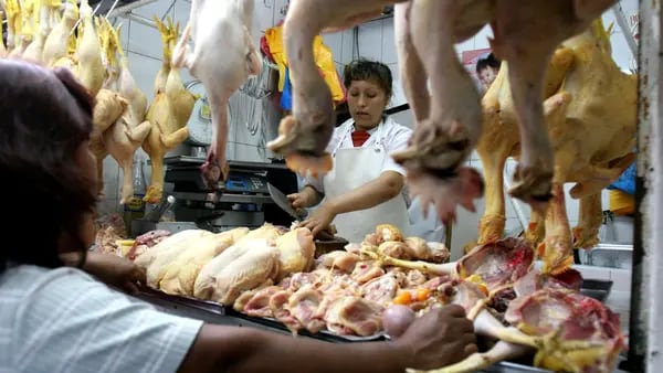 Perú presenta proyecto para exonerar del IGV a pollo, harina, huevos, entre otrosdfd