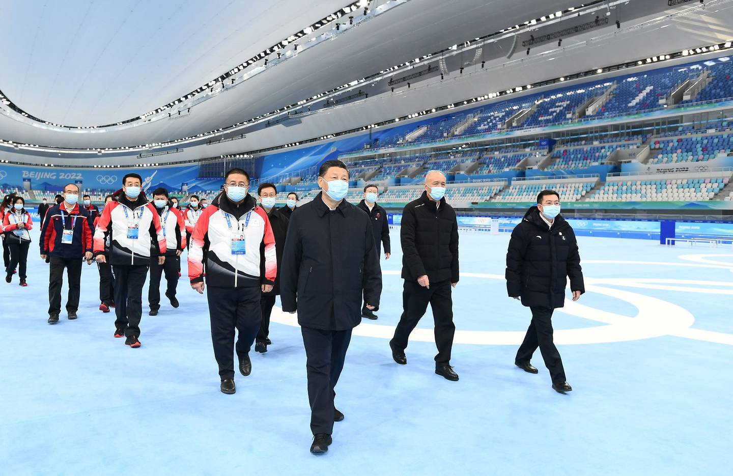 Xi en el estadio de patinaje de velocidad en China