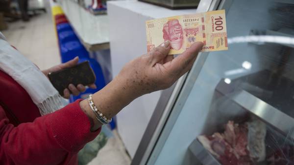 Salario mínimo en México aumenta a 207.44 pesos diarios para 2023dfd