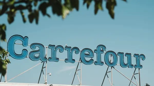Carrefour faz oferta por supermercados do Casino na França, diz jornaldfd