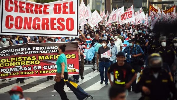 Los bonos de Perú caen por inquietud ante inestabilidad políticadfd