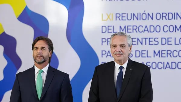 Tensión en el Mercosur: Alberto Fernández cruzó a Lacalle Pou por negociaciones de Uruguaydfd