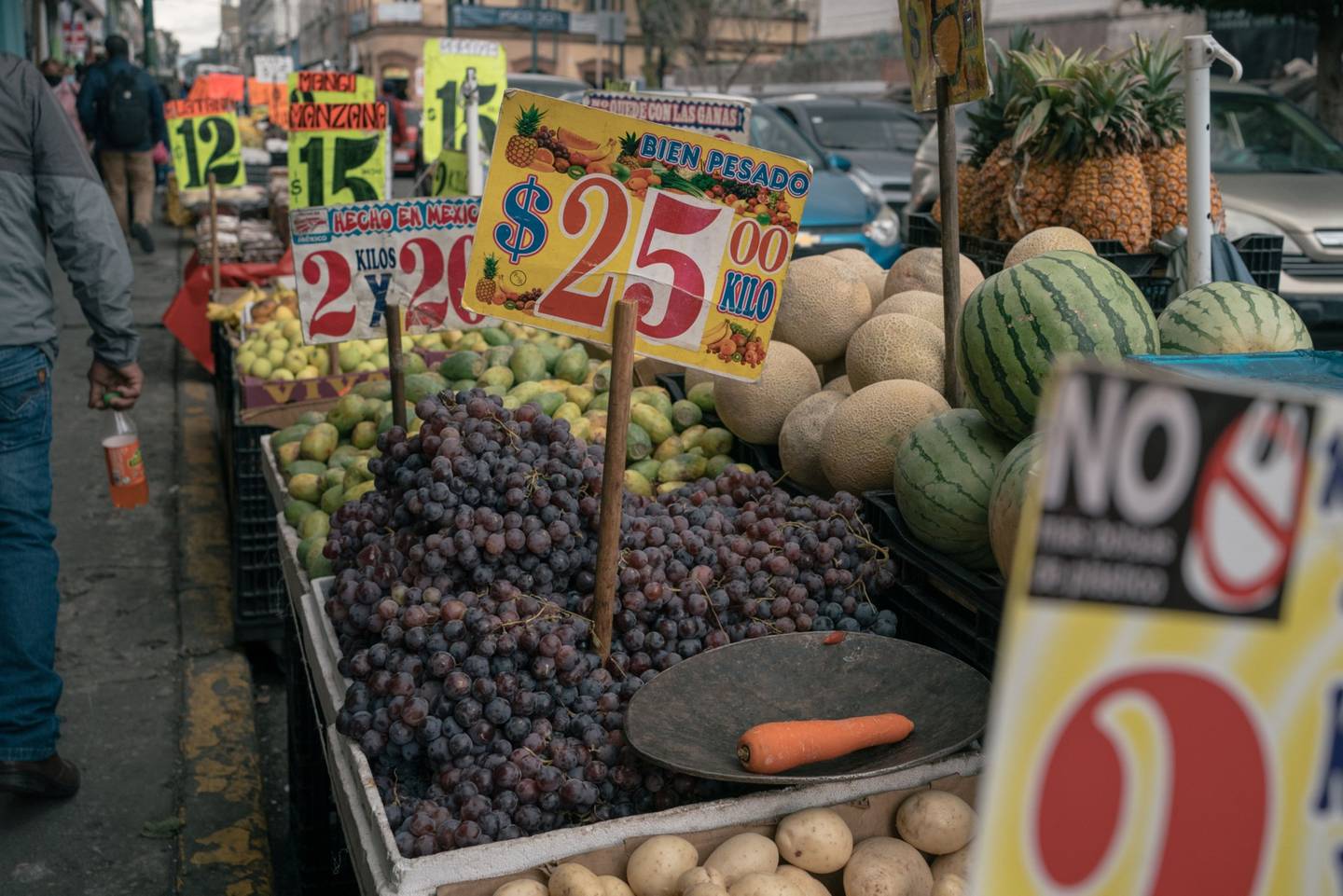 Precios de alimentos descienden por octavo mes y alivia presiones inflacionistas