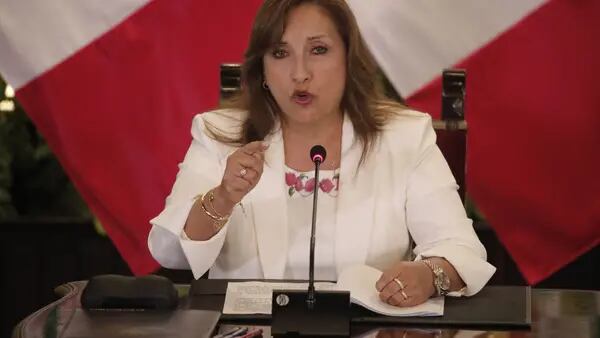 Empresarios peruanos respaldan a presidenta; el resto de la población, no tantodfd