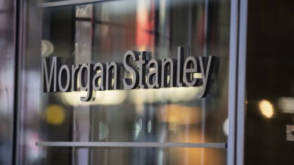 Morgan Stanley: repunte de acciones disminuirá mientras dólar se fortalecedfd