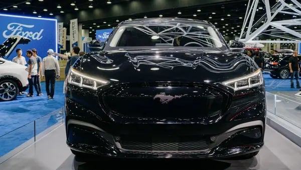Ford rebaja el precio del Mustang eléctrico Mach-E tras desplome de ventasdfd